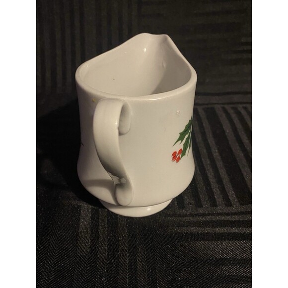 Christmas Holly Berry creamer and lidded sugar bowl set - Picture 8 of 10